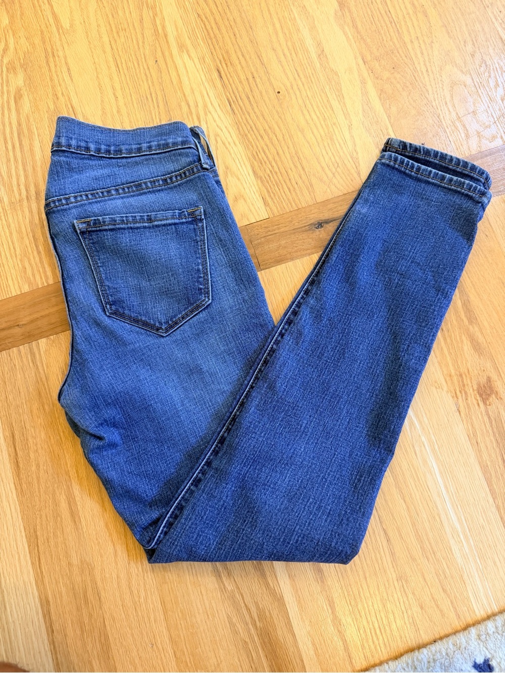 Ladies Size 4 Short "Old Navy" Dark Blue Skinny Jeans GUC